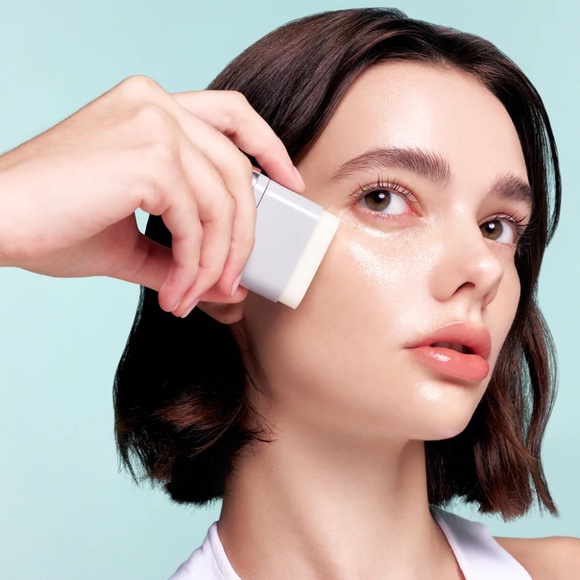 VT - Essence Stick Balm - Picture 6 of 9